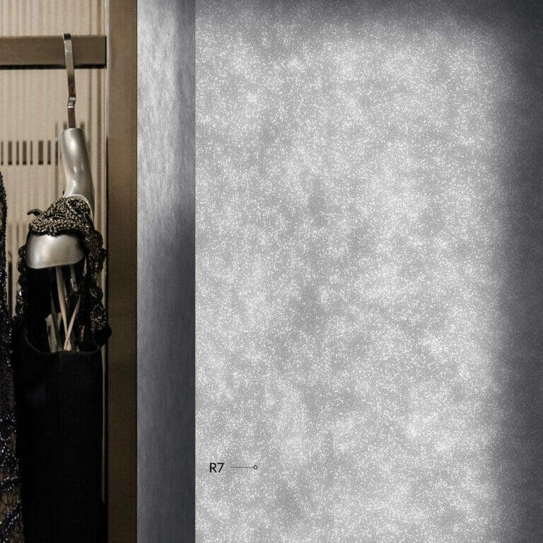 Close-up photo of Cover Styl' Classic Silver Vinyl Wrap installed