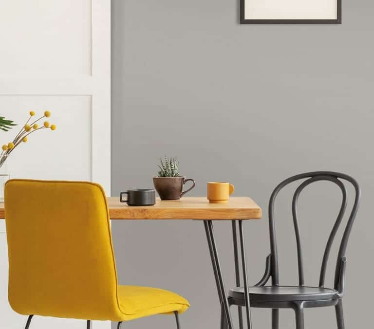 Close-up photo of Cover Styl' Cream Grey Vinyl Wrap installed