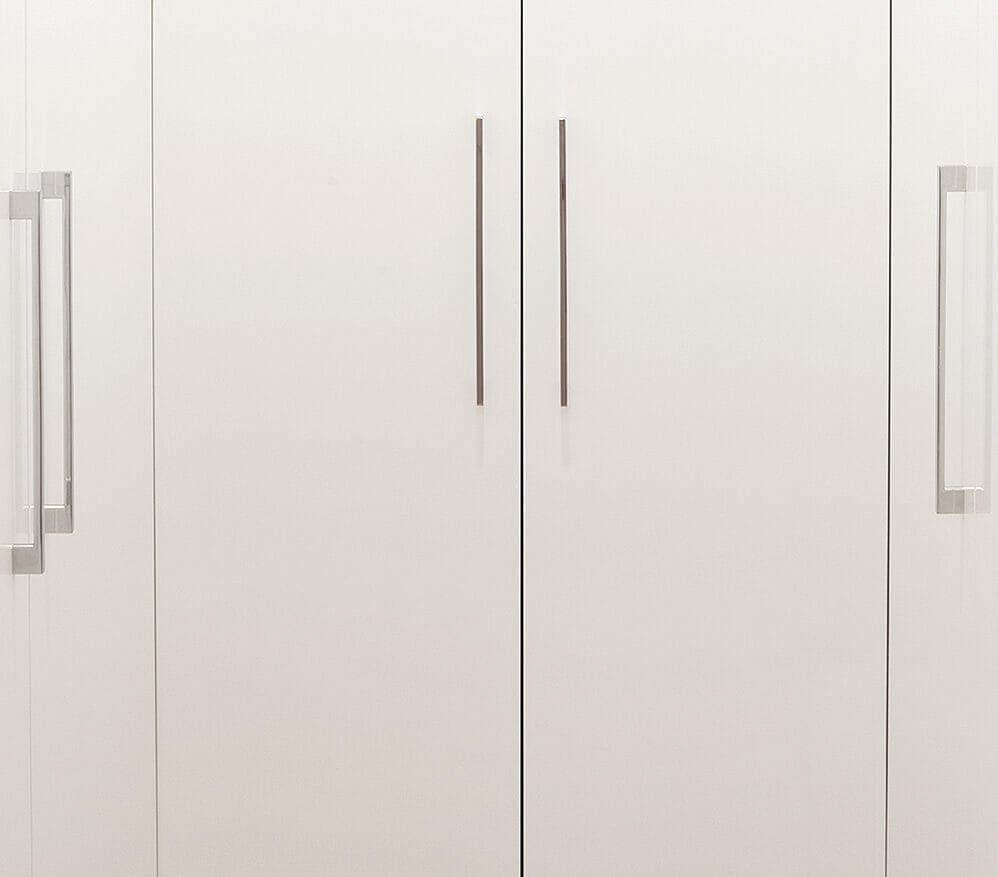 Close-up photo of Cover Styl' High Gloss White Vinyl Wrap installed