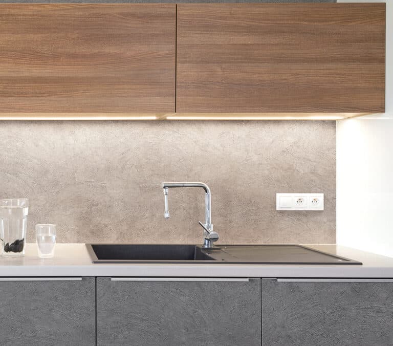 Close-up photo of Cover Styl' Light Grey Concrete Plaster Vinyl Wrap installed