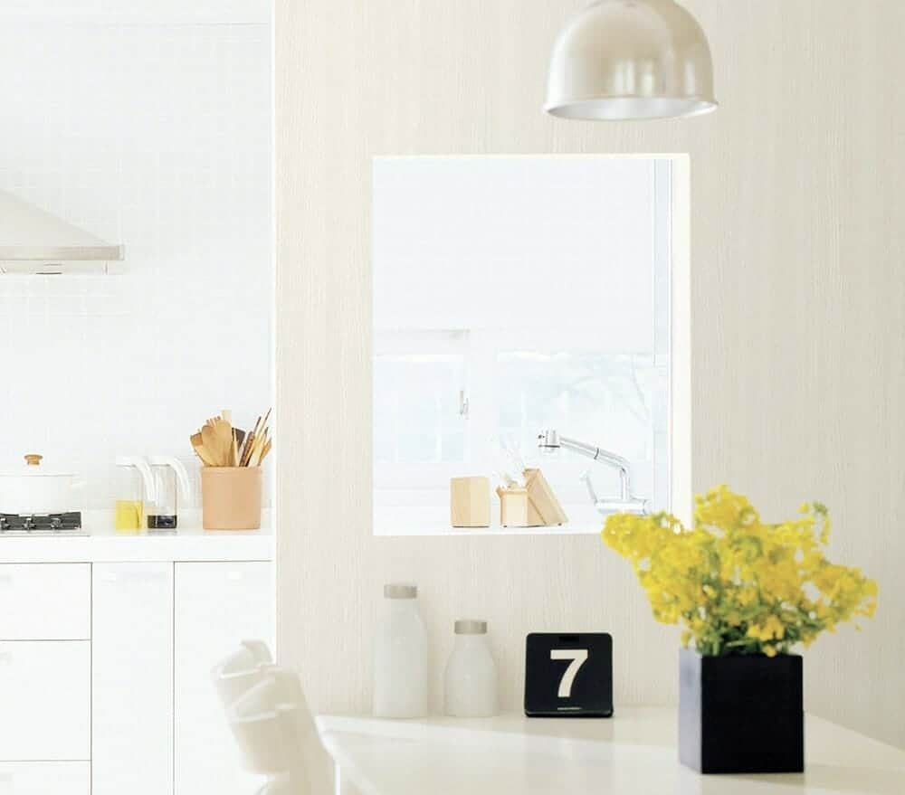 Close-up photo of Cover Styl' Light Grey Oak Grain Vinyl Wrap installed