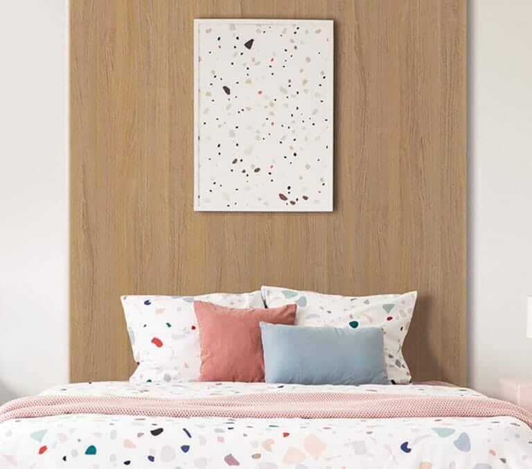 Close-up photo of Cover Styl' Maymac Oak Vinyl Wrap installed