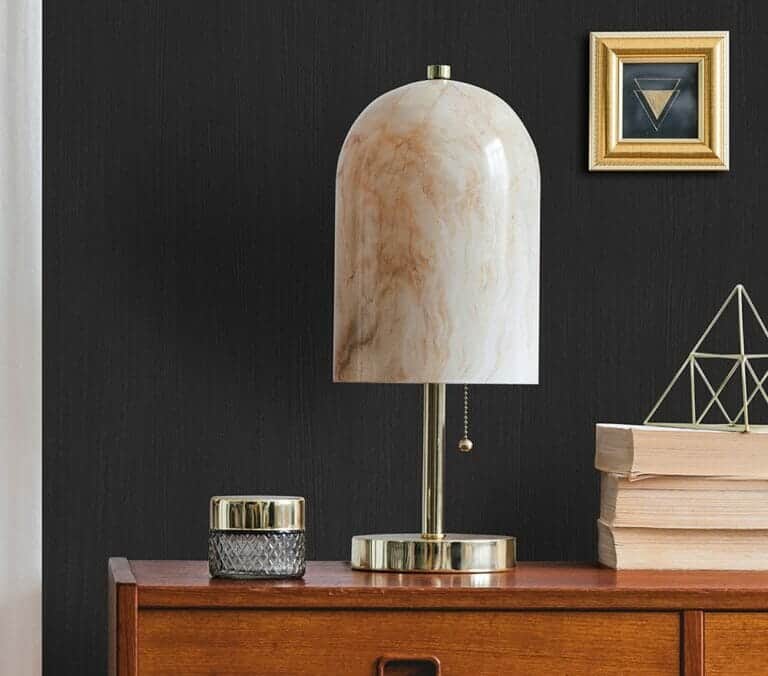 Close-up photo of Cover Styl' Silverblack Wood Vinyl Wrap installed