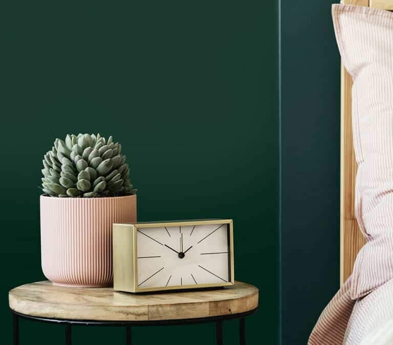 Close-up photo of Cover Styl' Soft Winter Green Vinyl Wrap installed