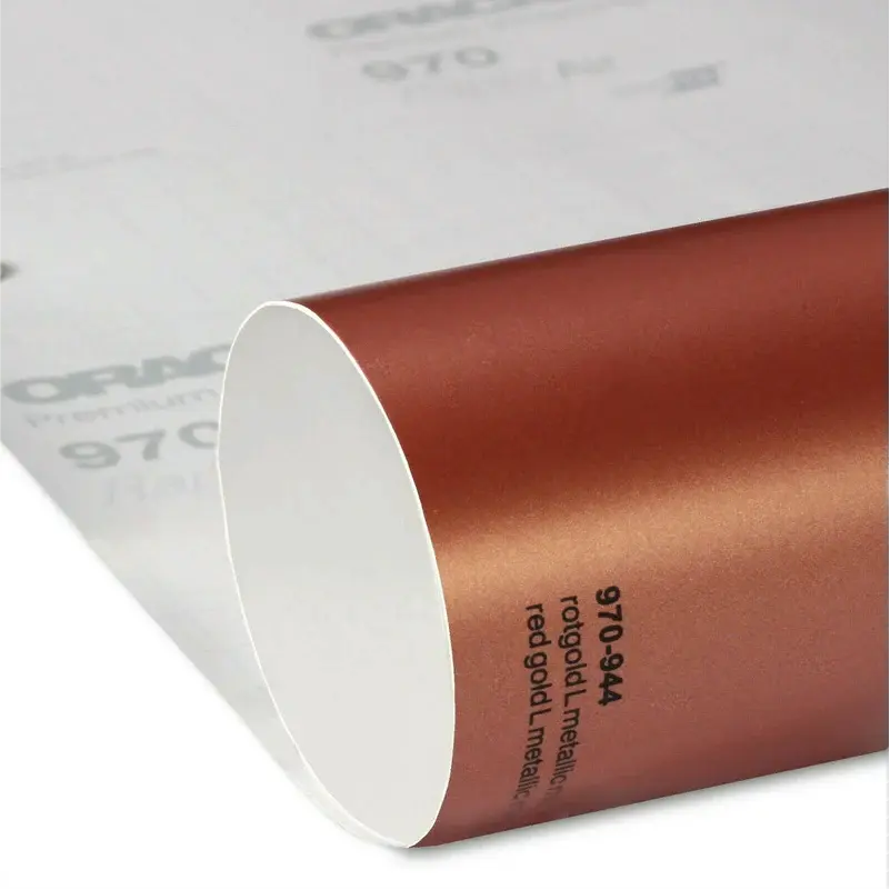 Roll of Oracal matte red L metallic 