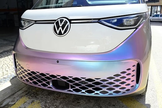Front view of a Volkswagen vehicle with Oracal Gloss Amethyst installed 