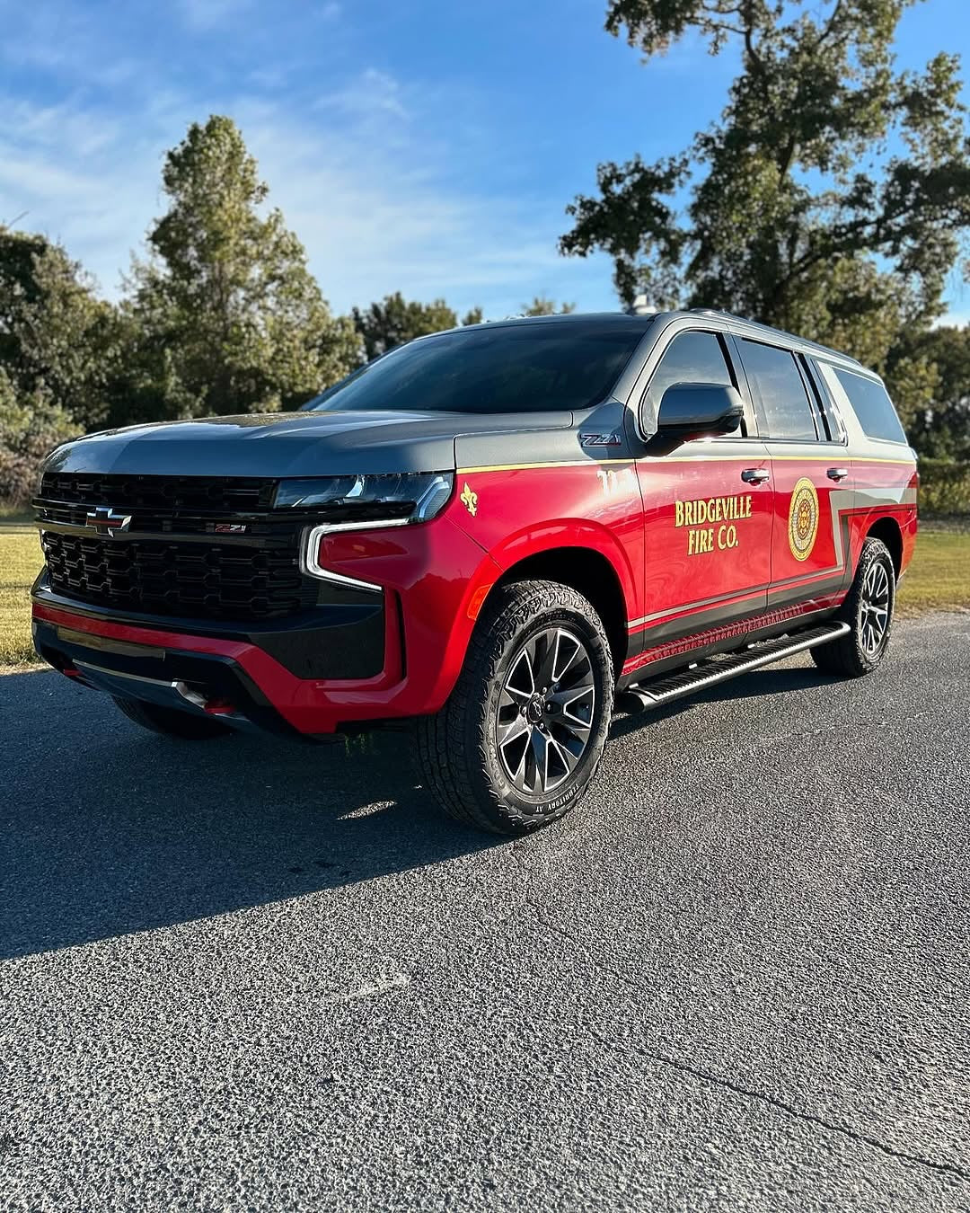 Oracal Gloss Chili Red wrap installed on a car