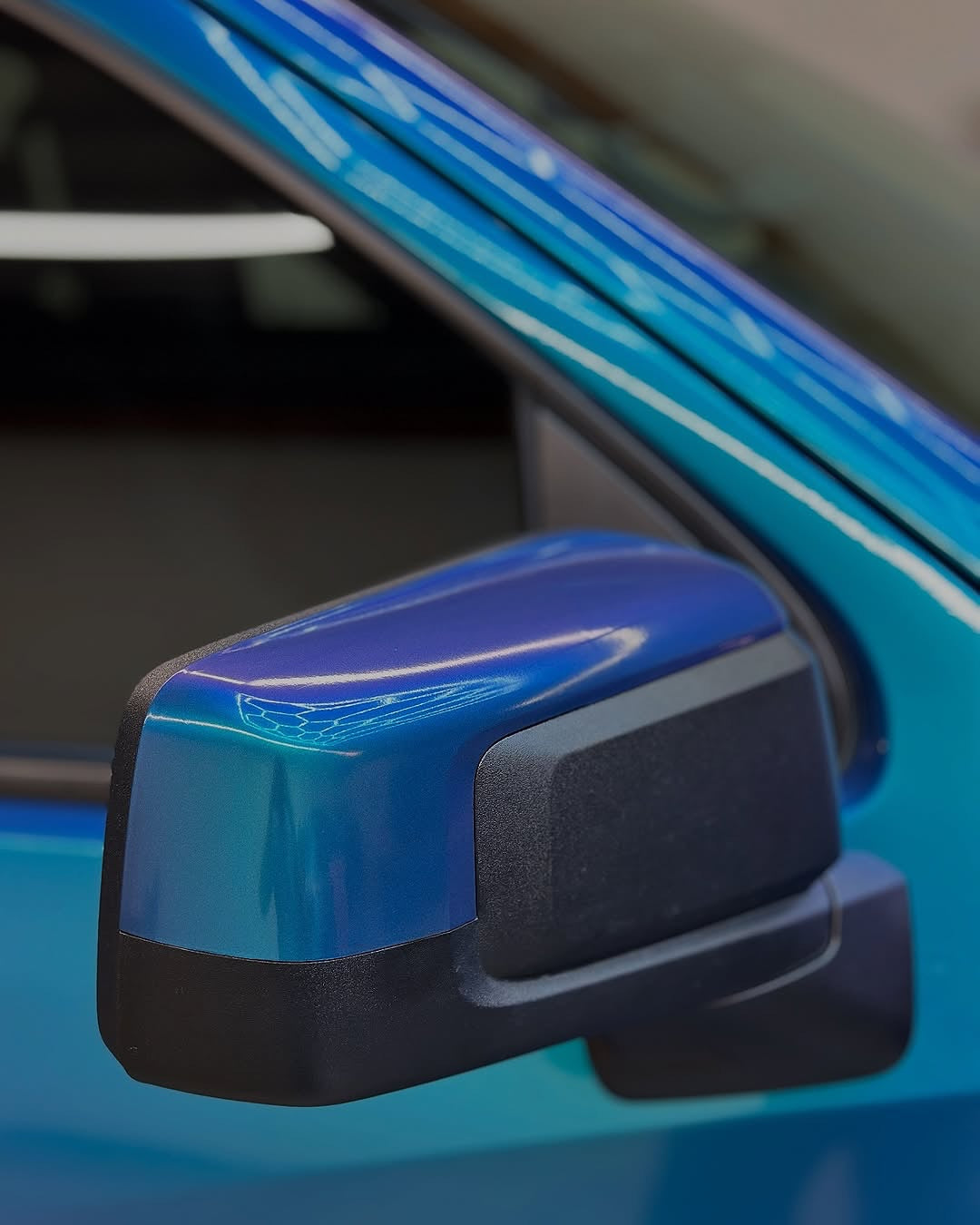 Gloss Ultramarine Violet (319) Oracal 970RA Vehicle Wrap