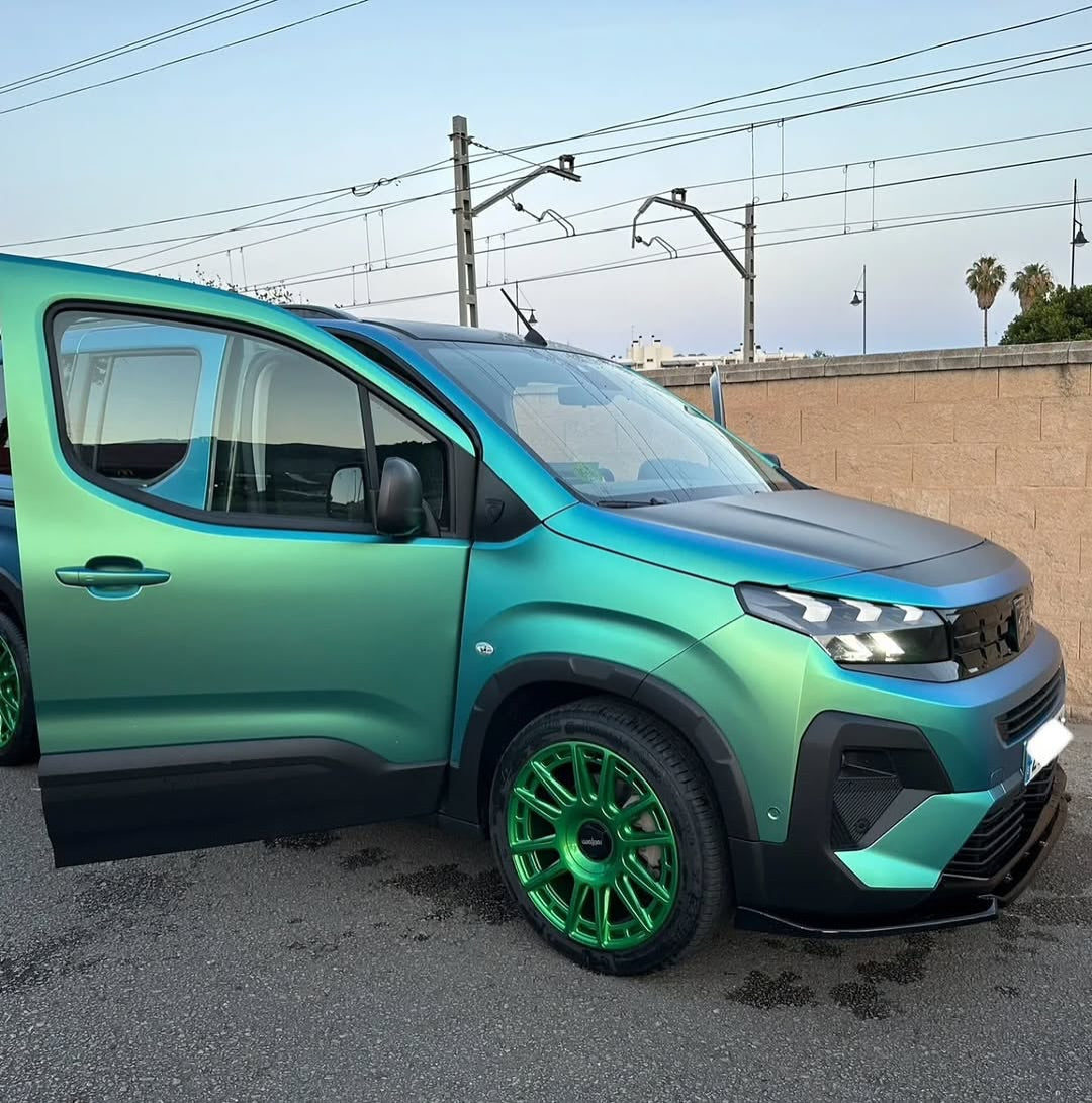 Oracal Matte Aquamarine car with a gradient effect on a street